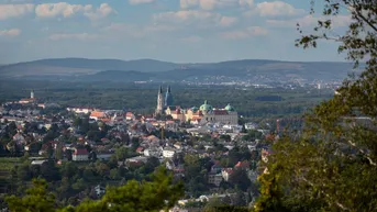 Expose Traumhaftes Grundstück mit Bebauungstudie, Nähe Kahlenberg