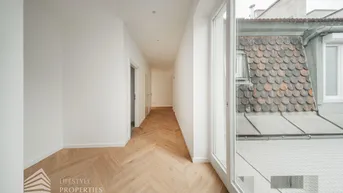 Expose Elegante Dachgeschoss 5-Zimmer Wohnung mit großer Terrasse, Erstbezug!