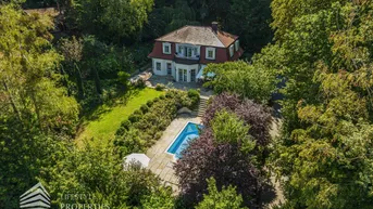 Expose Wunderschöne Villa mit Pool und weitläufigem Grundstück, Nähe Pressbaum