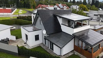 Expose Großzügiges Einfamilienhaus mit 2 Wohneinheiten und Pool