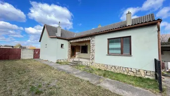 Expose Bungalow mit großem Grund in Ruhelage