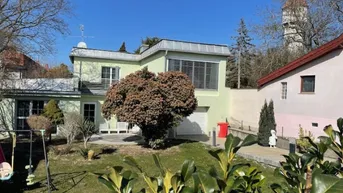Expose Classic und Moderne: uneinsehbares Wohnhaus in grüner Ruhelage