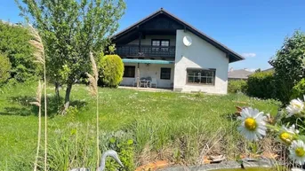 Expose Bungalow: gepflegtes Wohnhaus mit grünem Garten in ruhiger Lage