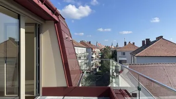Expose PROVISIONSFREI: 3 Zimmer, Terrasse, ganz oben - Blick zu Stift Göttweig, 500m vom Steinertor! WG-tauglich, mit Klimaanlage! (23 E)