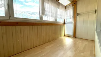Expose Helle 2-Zimmer-Wohnung in Innsbruck mit verglaster Loggia und beeindruckender Aussicht