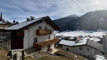 Expose Haus mit Traumaussicht in Trins – viel Platz &amp; großes Potenzial für Ihr Traumzuhause!