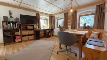 Expose Ihr neues Eigenheim: Top sanierter Hausanteil in Ruhelage