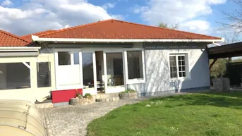 Expose Eleganter Bungalow in Tribuswinkel: Ihr Traumhaus mit Garten, überdachten Pool und Terrasse!
