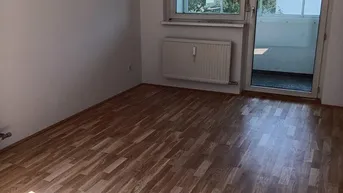 Expose Ab sofort verfügbar! Geräumige 3-Zimmer Wohnung in zentraler Lage in Attnang-Puchheim mit Loggia und Carport!