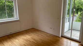 Expose Wohnen mit Aussicht: 4-Zimmer-Balkonwohnung in ruhiger Lage von Ampfelwang