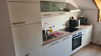 Expose 3-Zimmer-Wohnung mit Loggia (Wintergarten) in Attnang-Puchheim! Privater Parkplatz und Keller vorhanden!