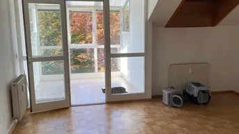 Expose Helle 3‑Zimmer-Wohnung mit Loggia / Wintergarten in ruhiger Lage von Attnang‑Puchheim! Privater Parkplatz und Keller vorhanden!