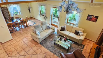 Expose Einfamilienhaus mit Indoor-Pool und Wellnessbereich #Weitblick #Bestlage