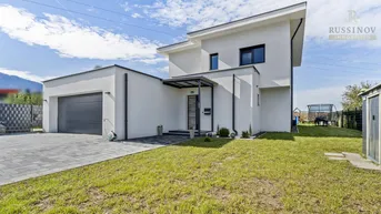 Expose Modernes Einfamilienhaus mit Doppelgarage und Pool