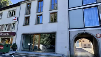 Expose Attraktives Geschäftslokal am Schlossplatz 