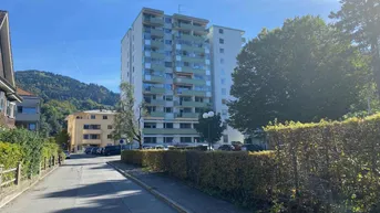 Expose Kompakt, zentral und mit Weitblick: Charmantes 1-Zimmer-Appartement mit Balkon