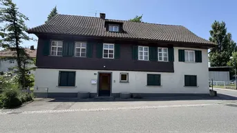Expose Weitläufige Liegenschaft mitten im Ortszentrum 