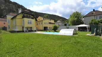 Expose Gepflegter Jugendstilaltbau mit Nebengebäude auf großem Grundstück mit Swimmingpool in Berndorf