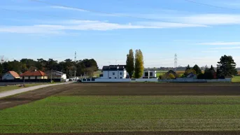 Expose SCHLÜSSELFERTIGES REIHENHAUS AUF EIGENGRUND - 7 ZIMMER MIT WOHNKELLER