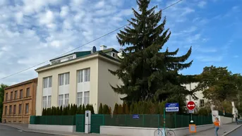 Expose Premium-Investition!!! Historische Eleganz trifft modernen Wohnkomfort –Luxusvilla mit Gartenparadies und Pool in bester Lage!