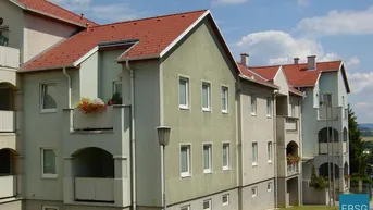 Expose Großzügige Familienwohnung im 1. OG mit Loggia 