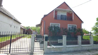 Expose Gut erhaltenes Einfamilienhaus in Ötvöskónyi, Süd-Transdanubien zum Verkauf