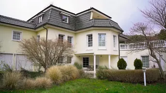 Expose Luxusresidenz mit Indorpool und schönem Garten in exklusiver Lage in Baden