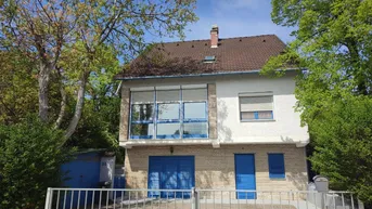 Expose SCHÖNES EINFAMILIENHAUS IM GRIECHISCHEN STIL AM BALATON