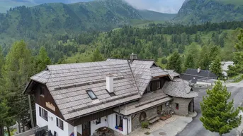 Expose Sehr gepflegtes Appartementhaus mit Restaurant in Toplage am Falkert