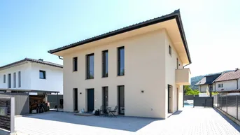 Expose Möbliertes, Luxuriöses Traumhaus mit Pool in Ebenthal!