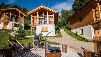 Expose Idyllisches Almhüttendorf mit drei modernen Chalets – Freizeitwohnsitzwidmung!
