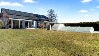 Expose Modernes Traumhaus in Weizelsdorf - Nachhaltiges Wohnen mit Pool &amp; Weitblick!