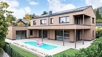 Expose Exquisite Neubau-Luxusvilla mit Seeblick und Pool / Provisionsfrei