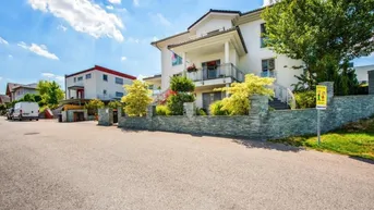 Expose Luxus pur in Weißkirchen: Elegantes Haus mit Pool, Sauna und exklusiven Extras!