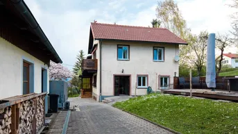 Expose Sanierungsprojekt mit viel Potenzial: Einfamilienhaus in Pichling mit großzügiger Grünfläche!