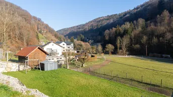 Expose Sanierungsbedürftiges Einfamilienhaus mit Potenzial - Badeteich inklusive