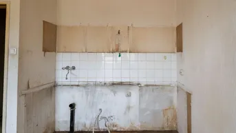 Expose Sanierungsbedürftige Garconniere, Nähe Wasserwald