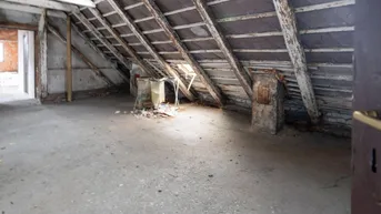 Expose Rohdachboden mit Ausbaupotenzial in Linz-Ebelsberg – Nähe Schloss Ebelsberg