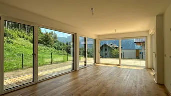 Expose Absoluter 3 Zimmer Gartentraum am Mondsee mit privatem Seezugang | Sofort bezugsfertig!