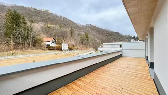 Expose - ERSTBEZUG - 3- Zimmer mit großem Balkon - Familiendomizil im Grünen -