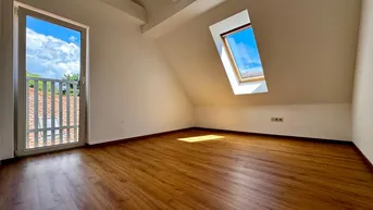 Expose ~ Lichtdurchflutete 4-Zimmer-Dachgeschosswohnung in der Griesgasse 50