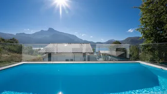 Expose Luxus Pur am Mondsee | Einfamilienhaus mit Pool, Garten und privatem Seezugang!