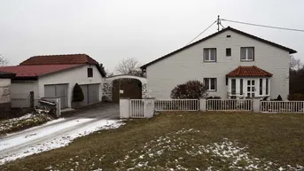 Expose Großes gepflegtes Haus im Zentrum von Hagenberg, absolute Ruhelage, sehr großer Obstgarten