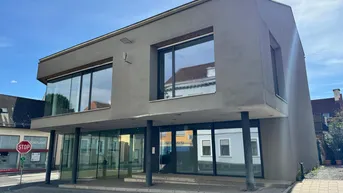 Expose Attraktive Gewerbefläche (399 m²) mit Stil und Potenzial im Herzen von Fehring