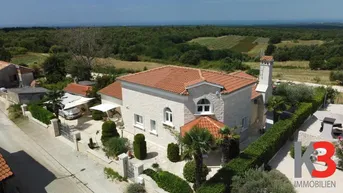 Expose Mediterrane Villa mit Panoramablick auf das Meer