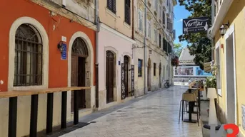 Expose Ein Stadthaus in Pula mit Blick auf Hafen