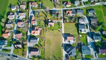 Expose Die Chance für Bauträger - zwei Grundstücke mit Potenzial für Doppelhaushälften oder Reihenhausanlage