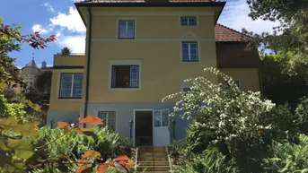 Expose KLOSTERNEUBURG || Einfamilienhaus mit Einliegerwohnung || Fernblick