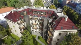 Expose VERLIEBEN SIE SICH! GROSSZÜGIGE, REPRÄSENTATIVE WOHNUNG IN WUNDERSCHÖNEM ALTBAU