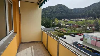 Expose 3 MONATE MIETFREI! 3 ZIMMERWOHNUNG MIT LOGGIA - PROVISIONSFREI !!!